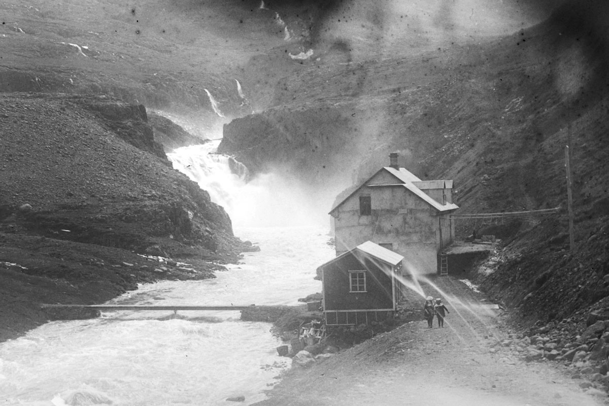 1913	- Fjarðarselsvirkjun - upphaf nútíma rafveitureksturs